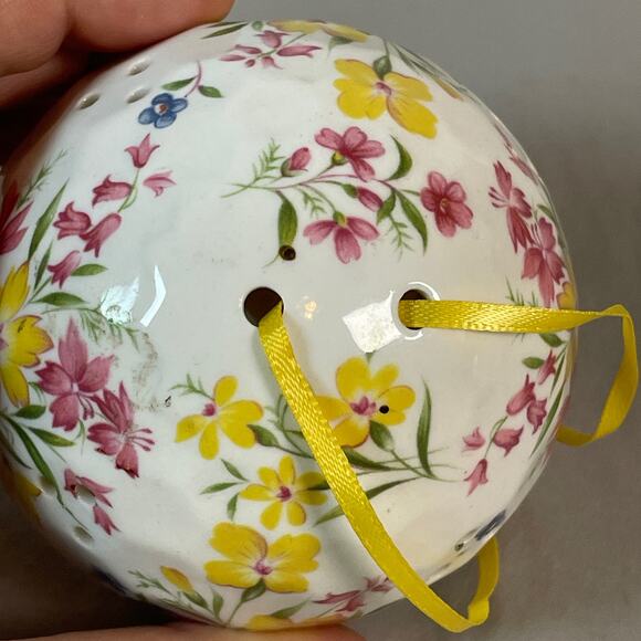 Queens England Vtg Potpourri Scent Ball Bone China Multicolor Floral 3 in Sachet - Picture 3 of 9